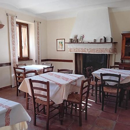 Agriturismo Valpietro Bed and Breakfast Urbania Exteriör bild