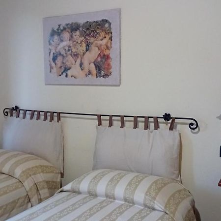 Agriturismo Valpietro Bed and Breakfast Urbania Exteriör bild