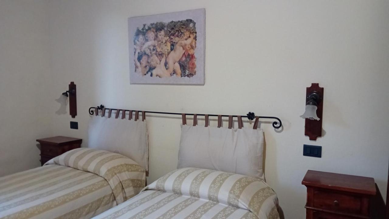 Agriturismo Valpietro Bed and Breakfast Urbania Exteriör bild